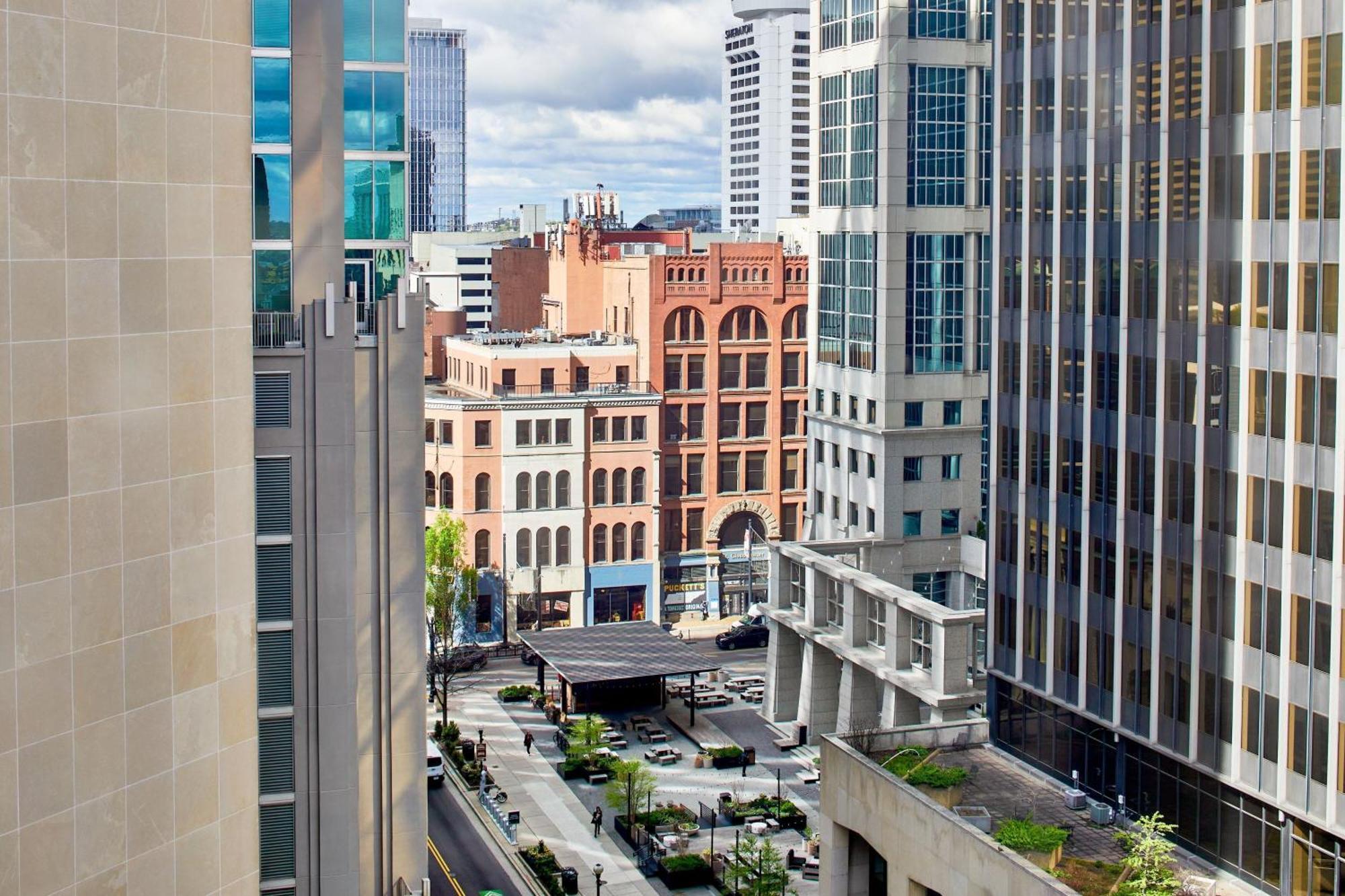 Courtyard By Marriott Downtown Nashville